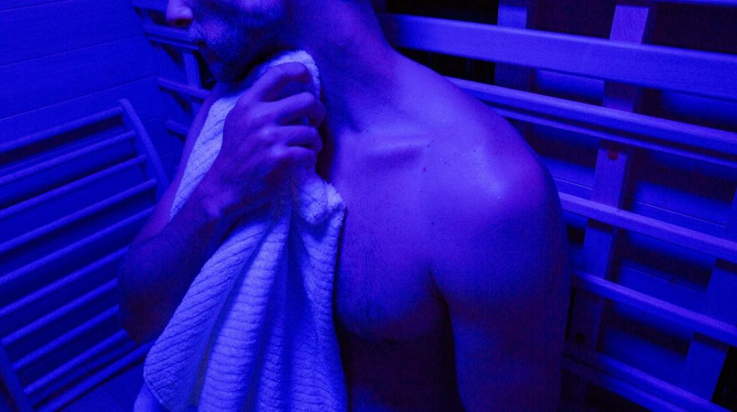 Why You Shouldn’t Use Electronics in an Infrared Sauna